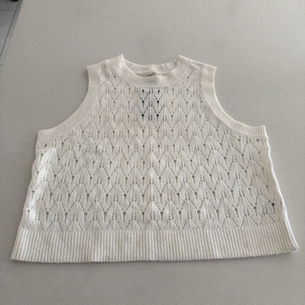 Universal Thread Sweater Vest Size L Women’s Cream NWT